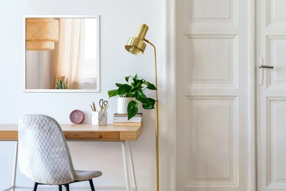 Obdĺžnikové zrkadlo ozdobné s bielym rámom