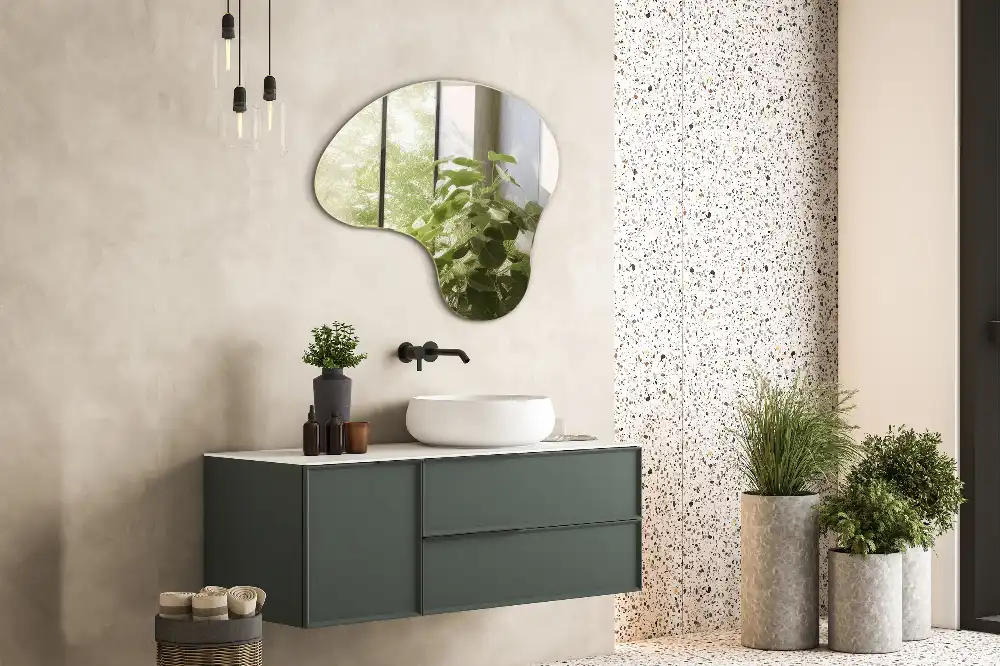 Zrkadlo s organickým tvarom bez rámu na stenu