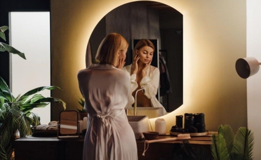 kúpeľňové zrkadlo